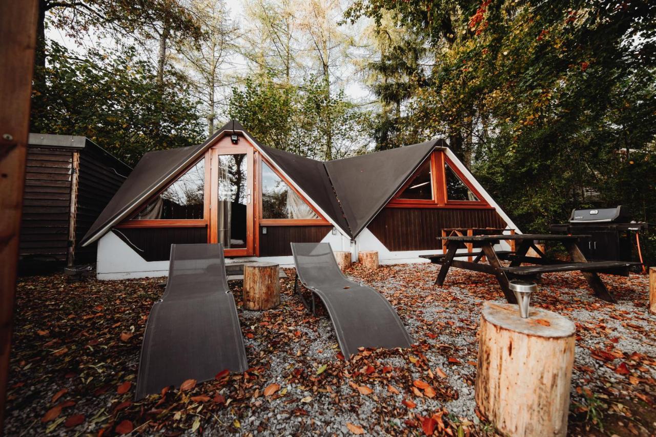 Chalet Tropical Avec Bain A Bulles - In The Woods Gesves Exteriér fotografie