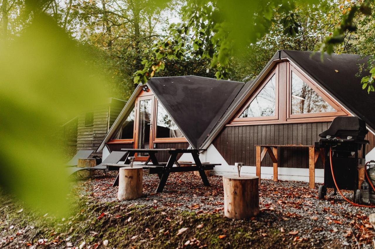 Chalet Tropical Avec Bain A Bulles - In The Woods Gesves Exteriér fotografie