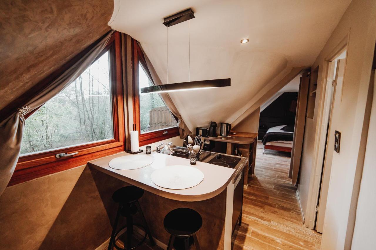 Chalet Tropical Avec Bain A Bulles - In The Woods Gesves Exteriér fotografie