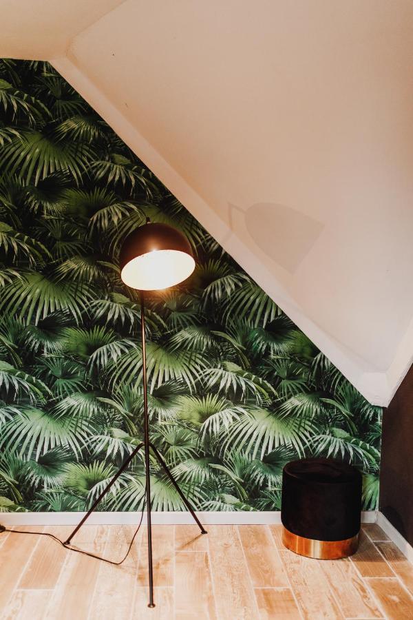 Chalet Tropical Avec Bain A Bulles - In The Woods Gesves Exteriér fotografie